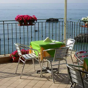 Panzió Miramare, Giardini Naxos