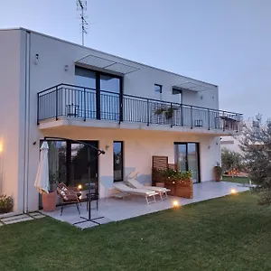  Apartment Nacari